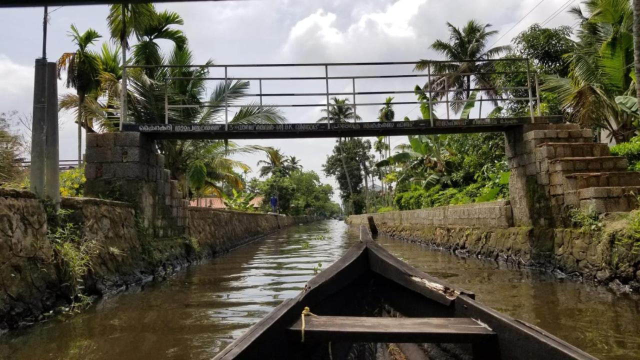 Blues Lejlighed Alappuzha Eksteriør billede